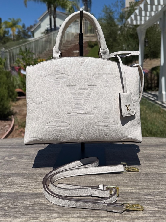 Source Unknown Handbags - NEW LV Print Empreinte CreamMonogram Palais bag
